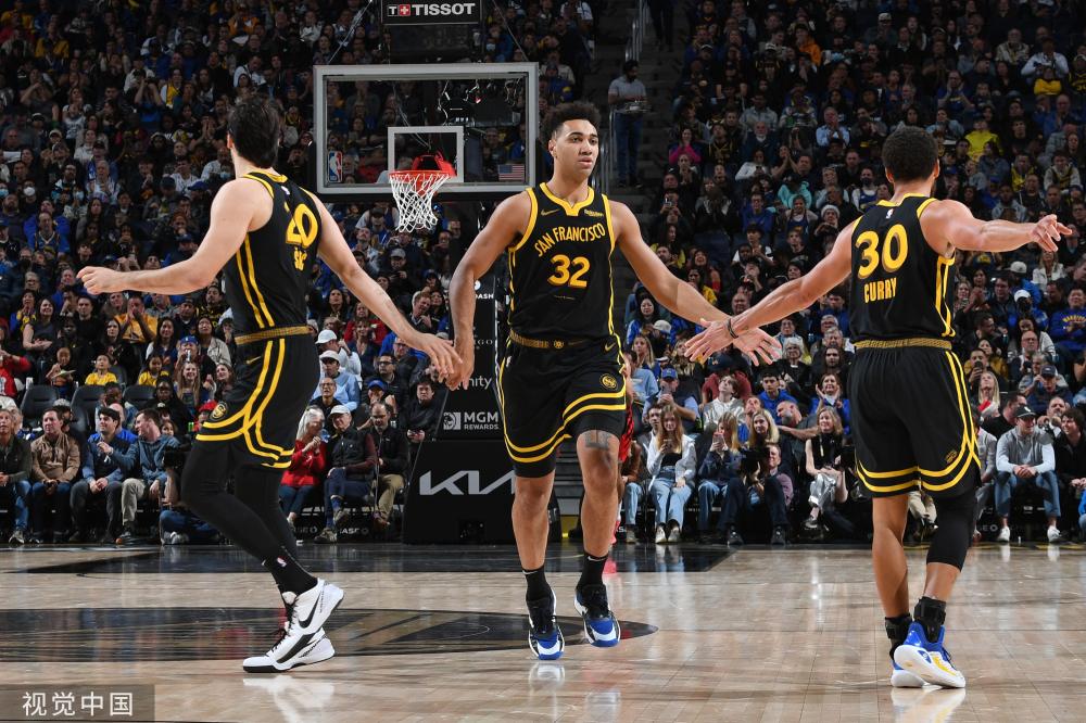 他们利用自 他们利用自