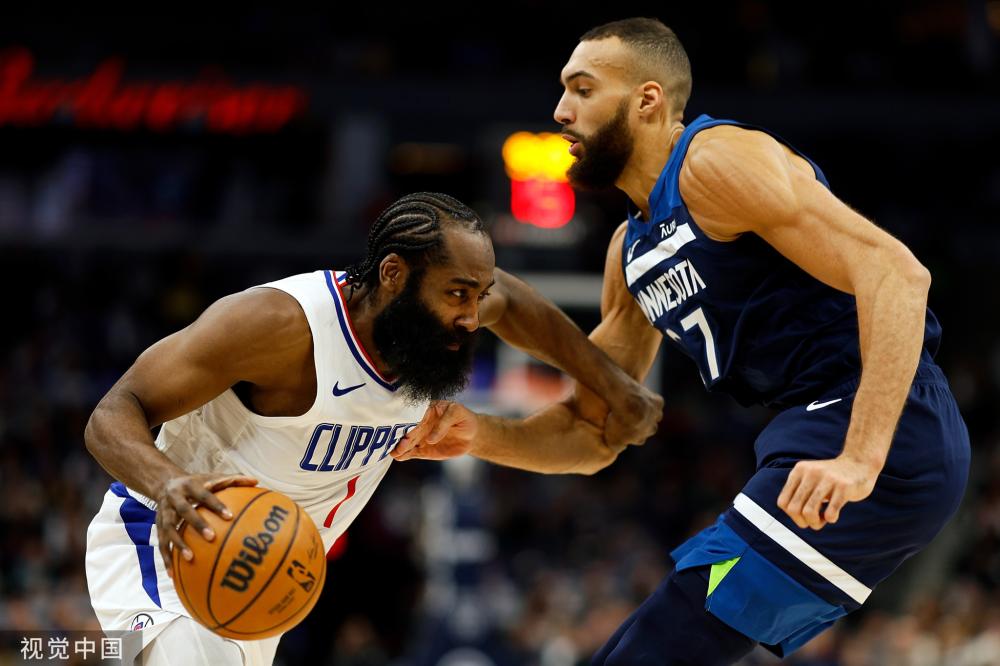 与前锋球员 与前锋球员