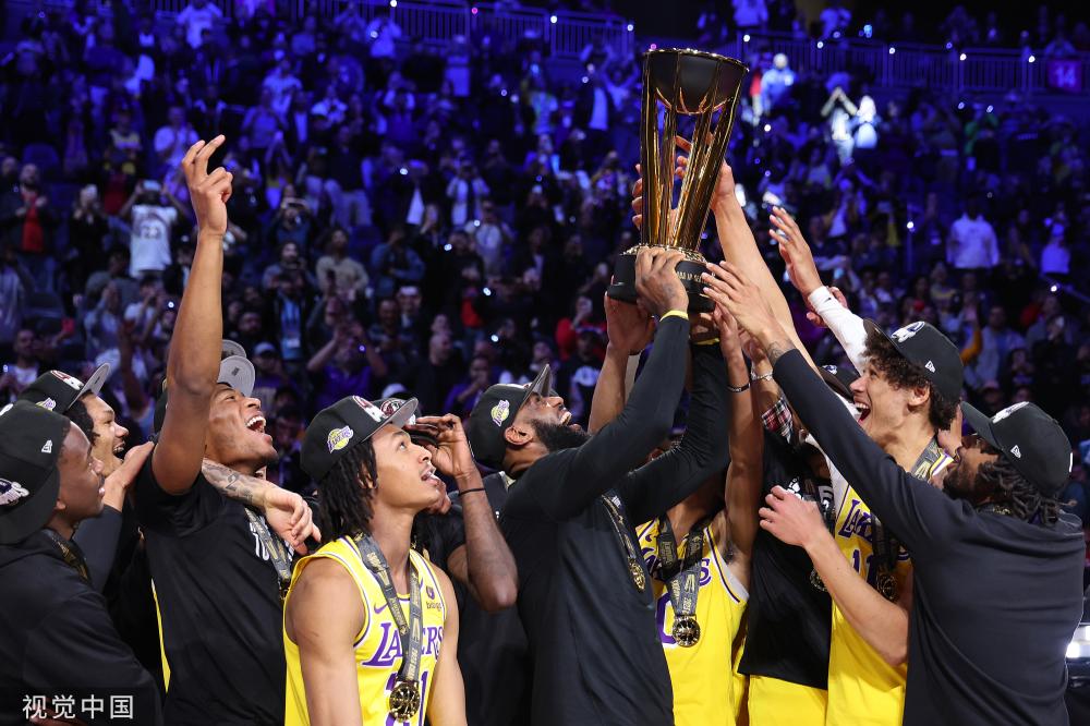 在与另一竞 在与另一竞